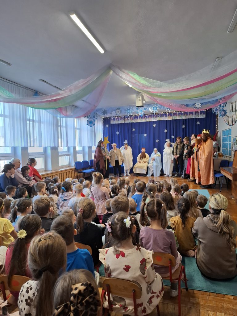 Międzypokoleniowa magia Świąt – Jasełka w wykonaniu Seniorów